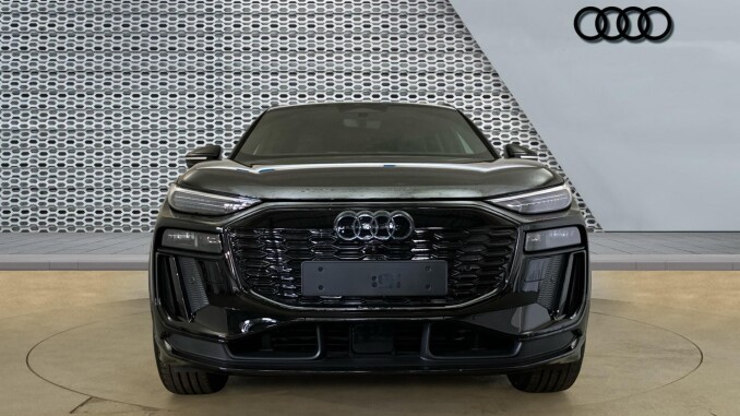 Audi Q6 315kW Quattro 100kWh Black Edition 5dr Auto Electric Estate - Image 7